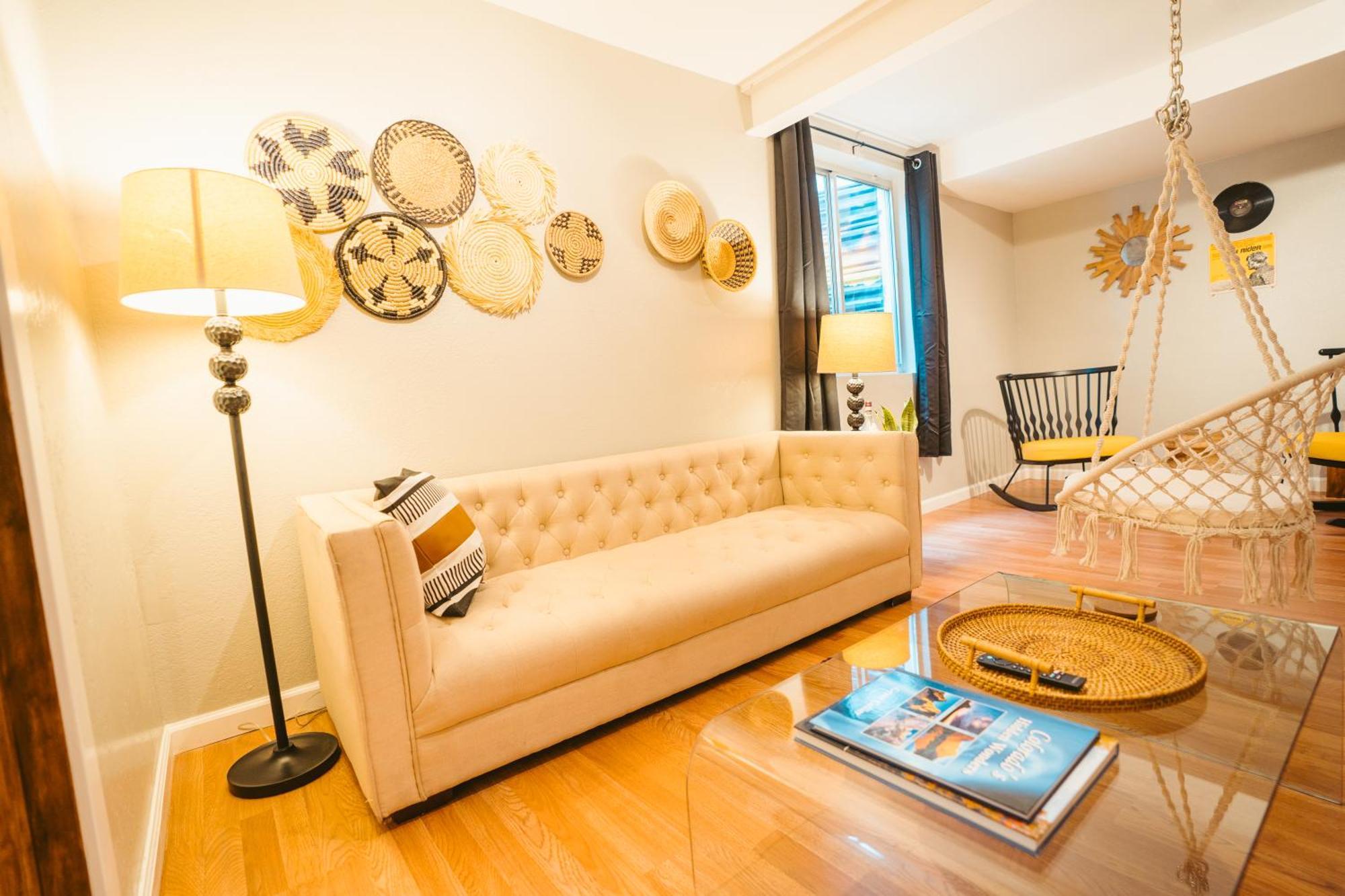 Windsor Retreat Private Basement Suite DEN 外观 照片