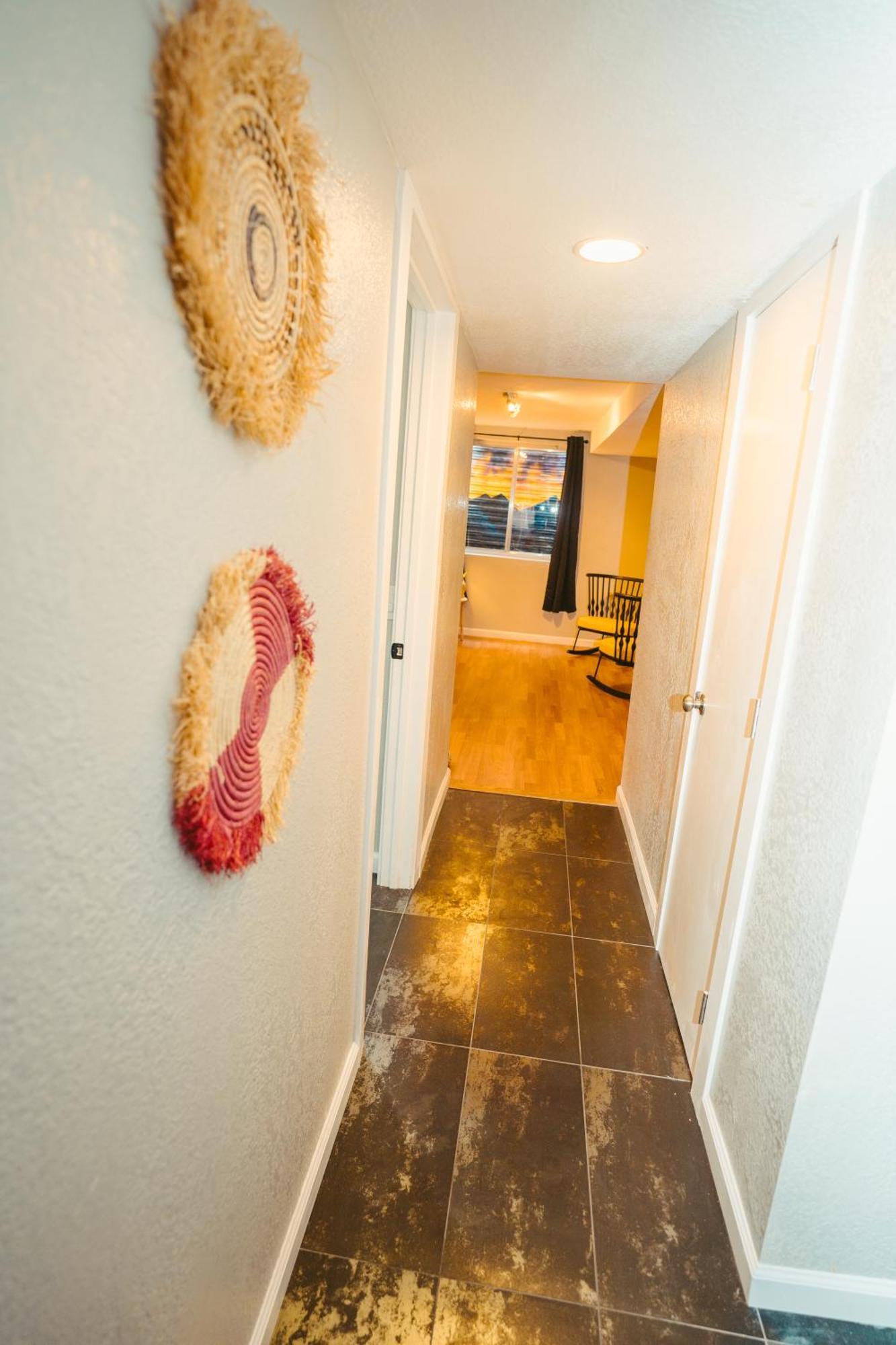 Windsor Retreat Private Basement Suite DEN 外观 照片