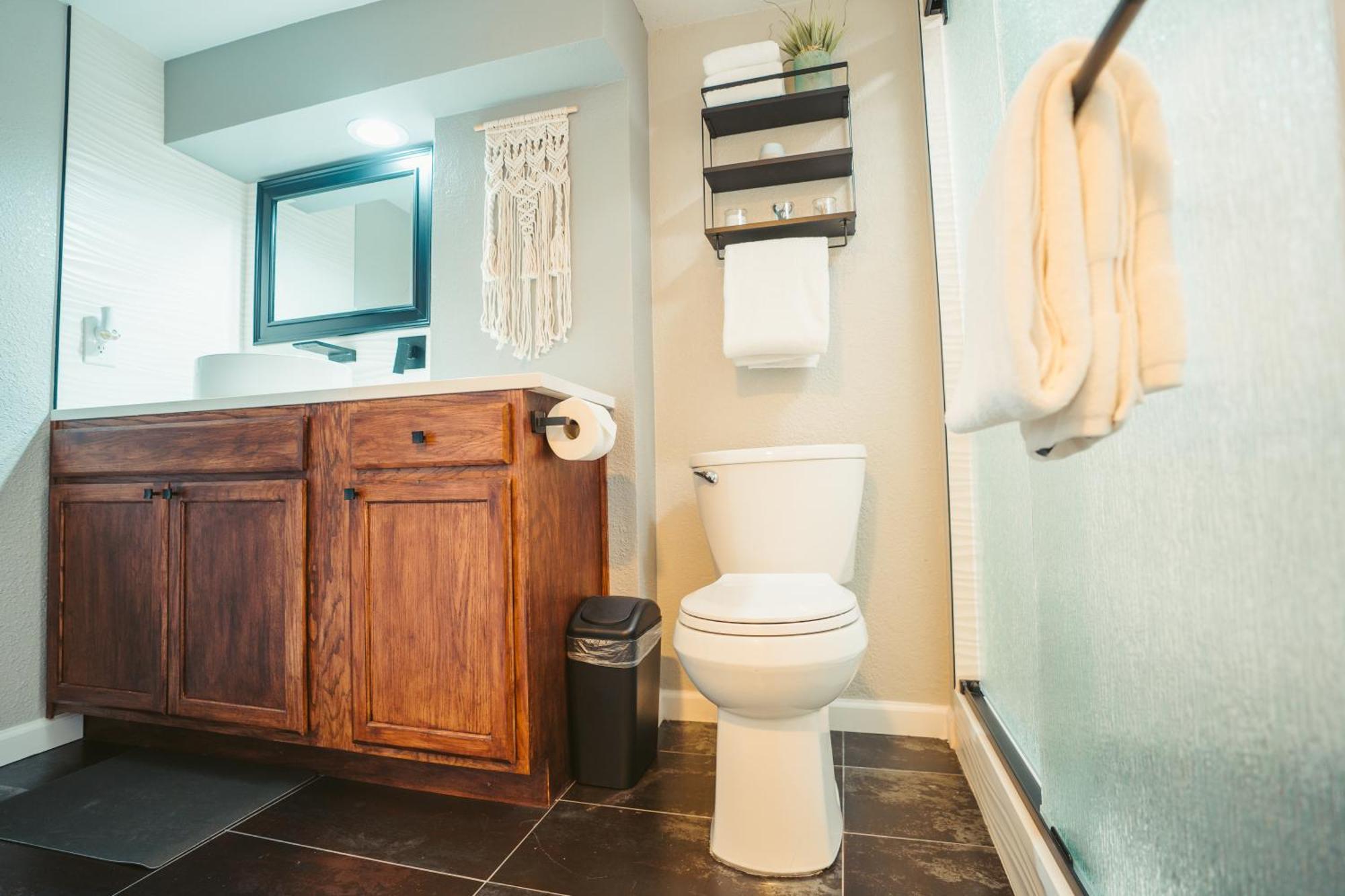 Windsor Retreat Private Basement Suite DEN 外观 照片