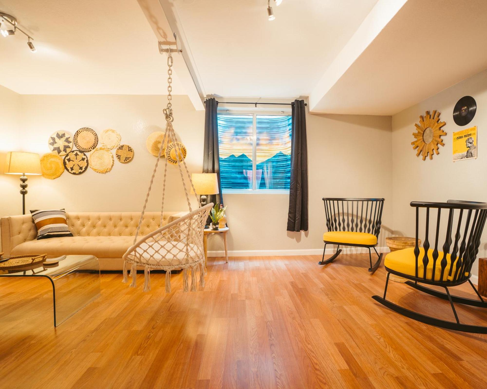 Windsor Retreat Private Basement Suite DEN 外观 照片
