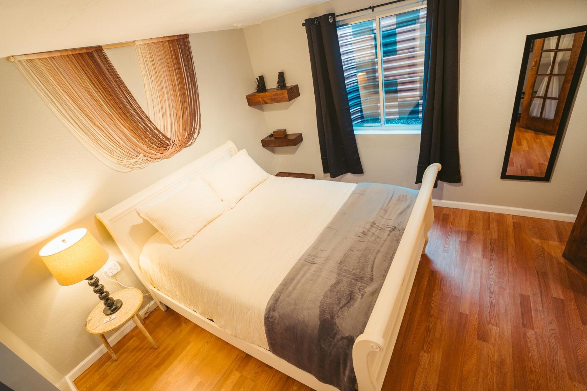 Windsor Retreat Private Basement Suite DEN 外观 照片